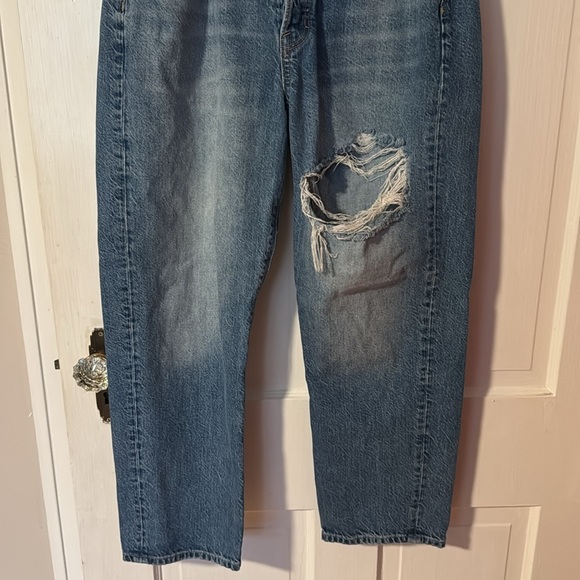 American Eagle 90's Boyfriend Women's Distressed Button Fly Denim Jeans Size 6 S - Picture 3 of 13